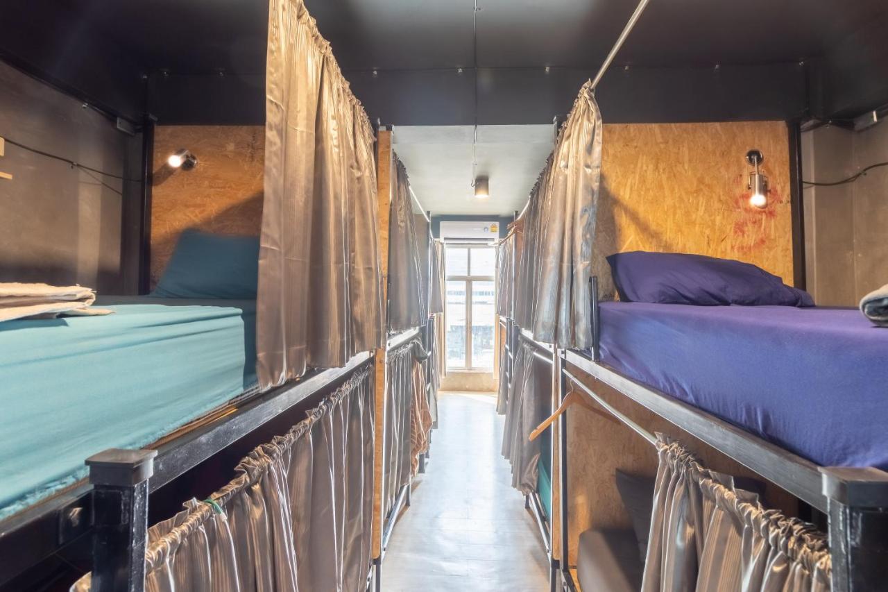 The Beds Ever Hostel (Adults Only) Bangkok Exterior foto